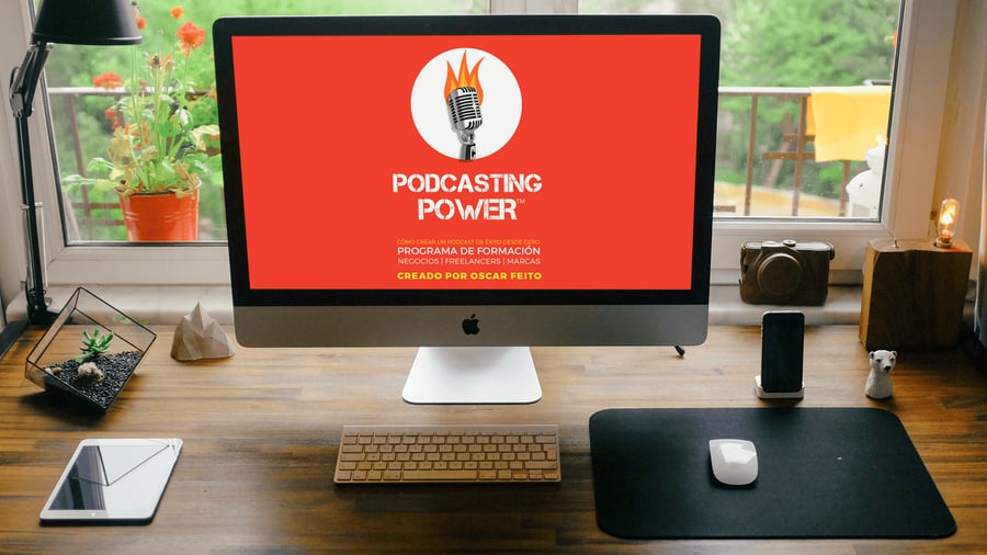 Pantalla de ordenador anunciando el curso Podcasting Power