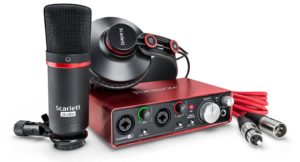 Pack Focusrite Scarlett 2i2 compuesto por tarjeta de sonido, micrófono de condensador y auriculares profesionales