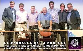 El equipo del podcast La Escóbula de la Brújula